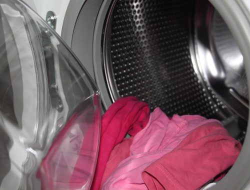 pralka z praniem